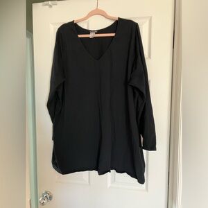 NWOT Venus Black Stretchy V Neck 3/4 Top 3X